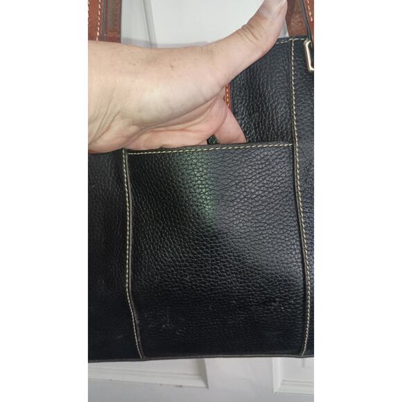 Dooney & Bourke Pebble collection Lexington black medium sized purse. Regency - Picture 7 of 12